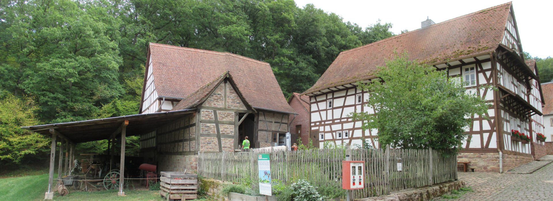 Neuburg am Rhein Das Dorf, das den Rhein überquerte.